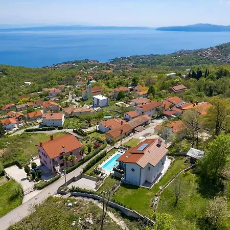 Casa Mills Villa Poljane