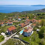 Casa Mills Villa Poljane